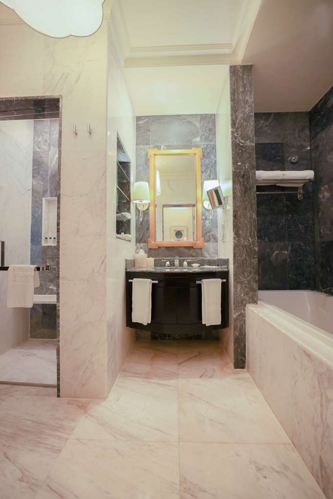 Kempinski Hotel Al Othman-Al Khobar, Saudi Arabia Ex suite Bathroom .JPG